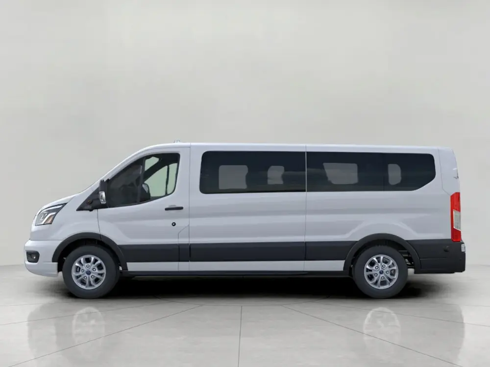 Alternative view of Ford Transit E303